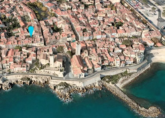 Rue Guillaumont Heart Of Old Antibes